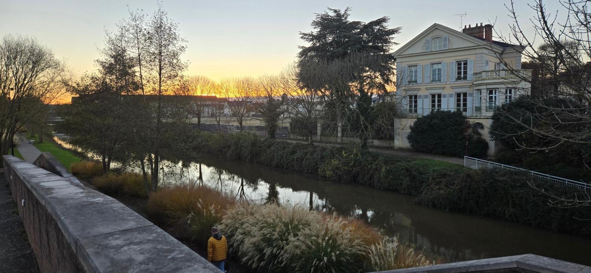 Le Balcon D'Anatole 3Etoiles Apartment Le Mans Exterior photo